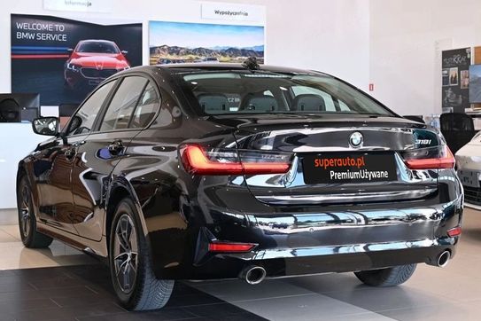 BMW Seria 3 318i Advantage
