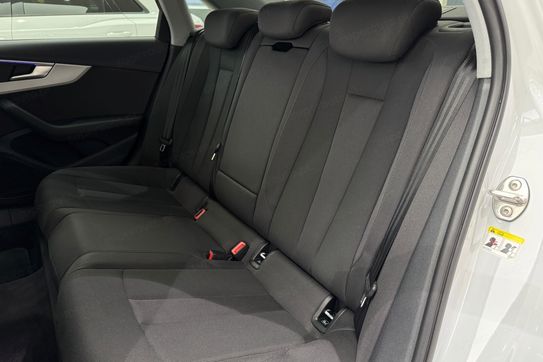 Audi A4 35 TFSI S Line