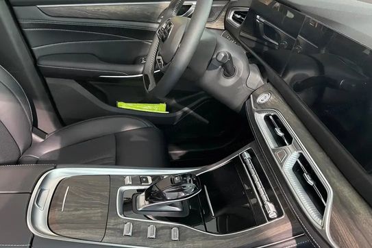 DFSK E5 Prestige 1.5  PHEV E-CVT