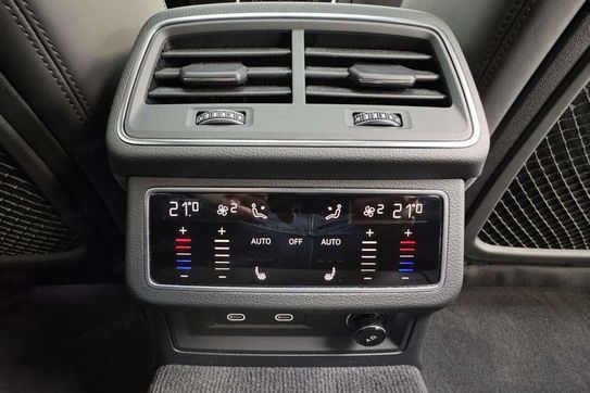 Audi A6 RS6 TFSI quattro Performance Avant