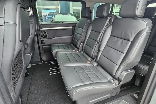 Peugeot Traveller Long L2H1 Business VIP EAT8