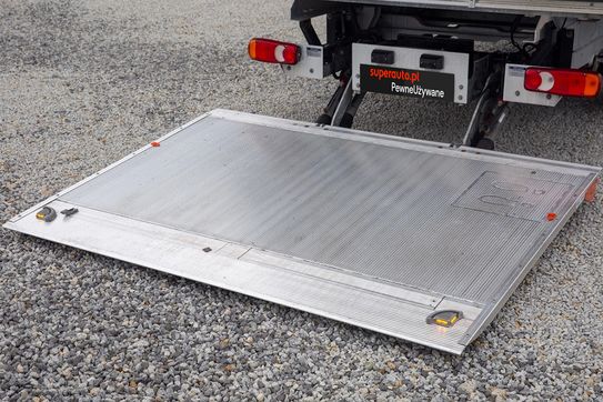 Peugeot Boxer Kontener 8EP + Winda