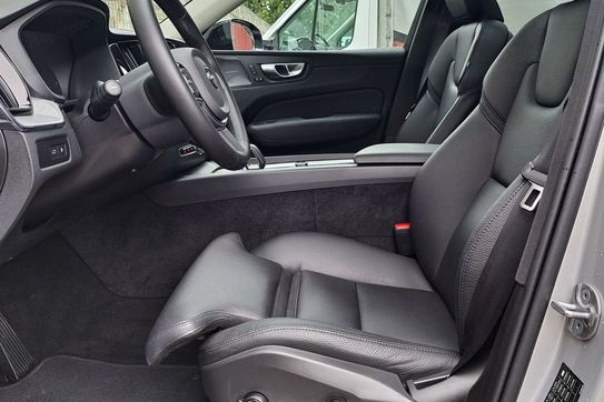 Volvo XC60 T6 Plug-In Hybrid AWD Plus Dark aut