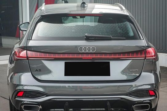Audi A5 e-Hybrid quattro S line Avant
