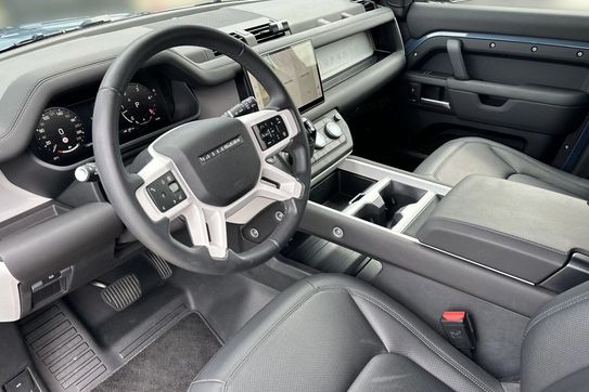 Land Rover Defender 130 3.0 D250 mHEV X-Dynamic SE