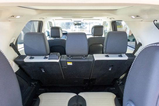 Land Rover Discovery V 3.0 D250 mHEV R-Dynamic SE