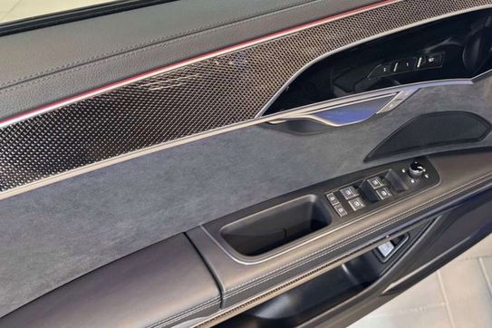 Audi A8 S8 TFSI quattro