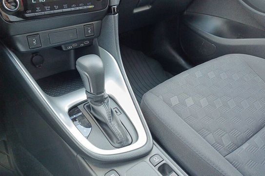 Mazda 2 Centre Line CVT
