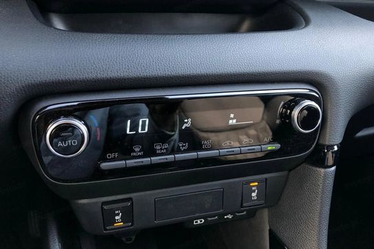 Toyota Yaris Hybrid Style