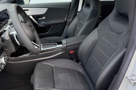 Mercedes CLA 200 AMG Line