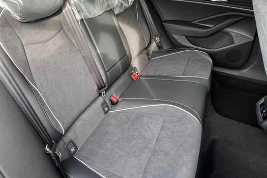 Volkswagen Passat Business Plus 1.5 TSI mHEV DSG