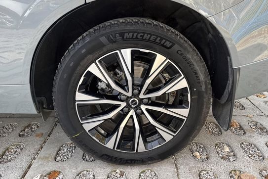 Volvo XC60 B4 B Plus Dark