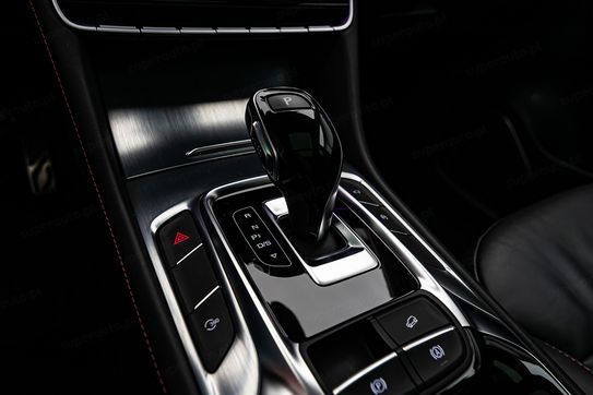 MG HS 1.5 T-GDI Exclusive DCT