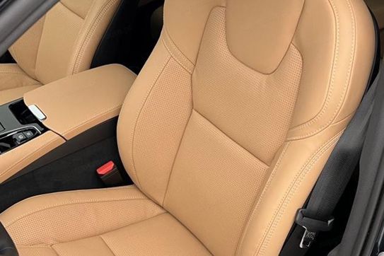 Volvo V90 T6 AWD Plug-In Hybrid Plus Dark