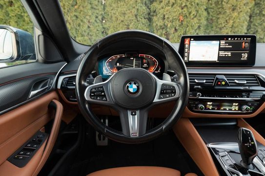 BMW Seria 5 Touring 530d xDrive M Sport