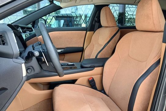 Lexus RZ 450e Omotenashi DIRECT4