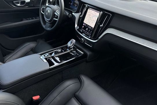 Volvo V60 T6 AWD Plug-In Hybrid Plus Dark