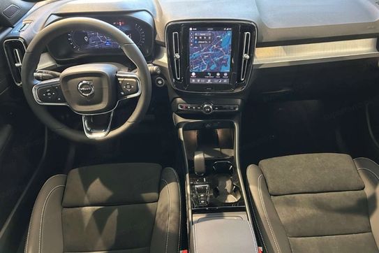 Volvo XC40 B4 Ultra Dark