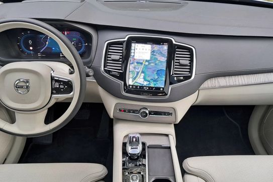 Volvo XC90 T8 AWD Plug-In Hybrid Ultra Dark 7os aut