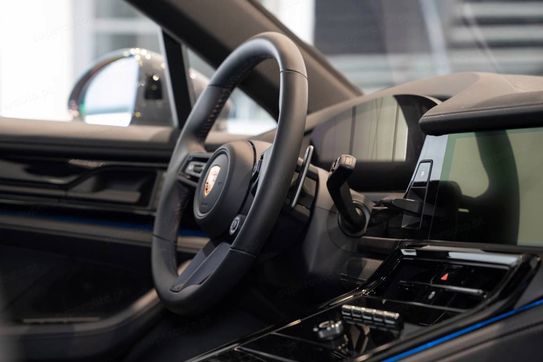 Porsche Panamera 4 E-Hybrid