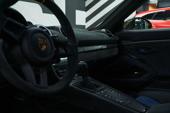 Porsche Cayman 718 GT4 RS