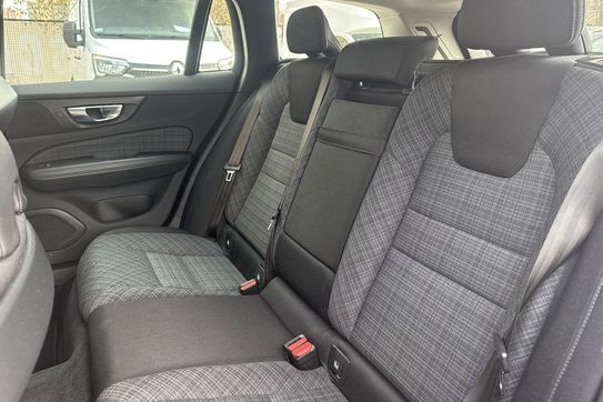 Volvo V60 B3 B Momentum Pro