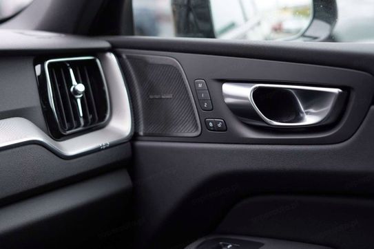 Volvo XC60 B5 AWD Ultra Black Edition