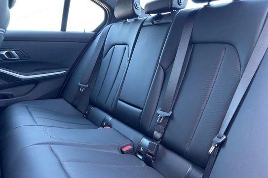 BMW Seria 3 318i M Sport aut
