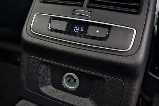 Audi A4 35 TFSI mHEV S Line