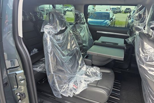 Peugeot Traveller Long L2H1 Business VIP EAT8