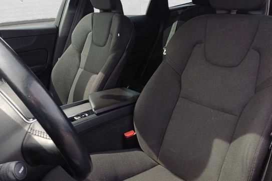 Volvo XC60 B4 D Momentum Pro