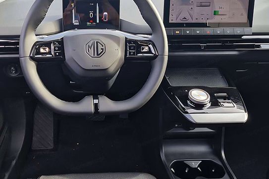 MG 4 64kWh Luxury