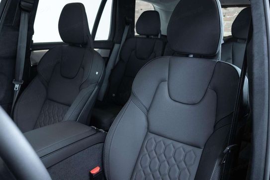Volvo XC90 T8 AWD Plug-In Hybrid Ultra Dark