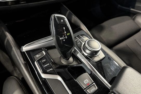 BMW Seria 5 518d Advantage aut