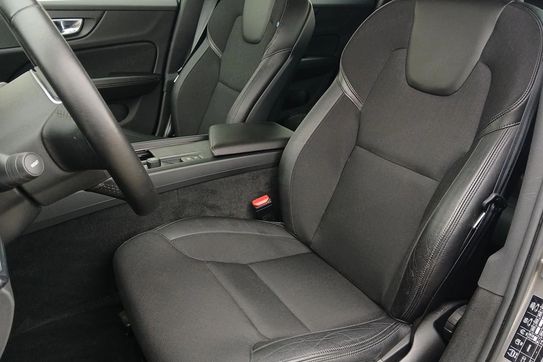 Volvo V60 D3 Momentum Pro