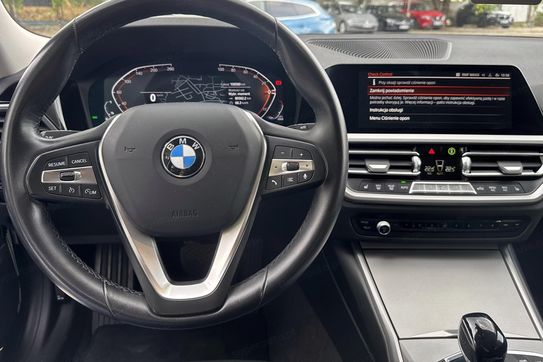 BMW Seria 3 318i