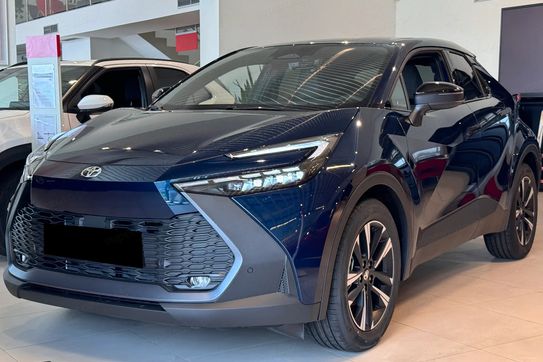 Toyota C-HR Style 2.0 Hybrid Dynamic Force Plug-in