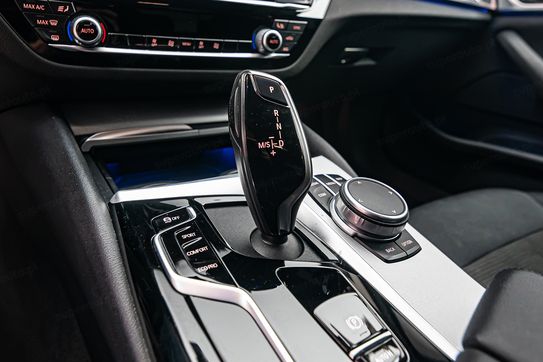 BMW Seria 5 518d  aut