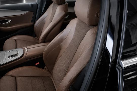 Mercedes Klasa E Kombi 220 d 4MATIC Avantgarde