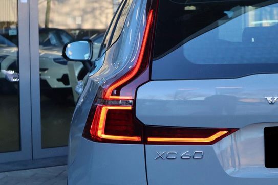 Volvo XC60 B5 B AWD Ultra Dark