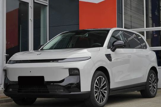 Leapmotor B10 Design Hybrid EV 18,8 kWh