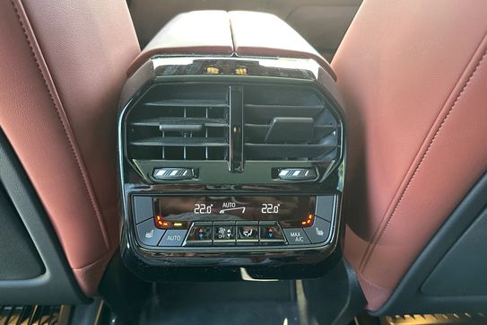 BMW iX xDrive60 111.5kWh