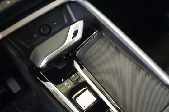 MG ZS 1.5 HEV+ Standard aut