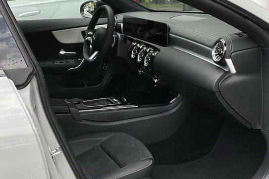 Mercedes CLA 250 4-Matic AMG Line Shooting Brake