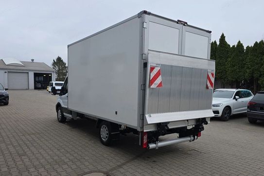 Ford Transit 350 Kontener + Winda