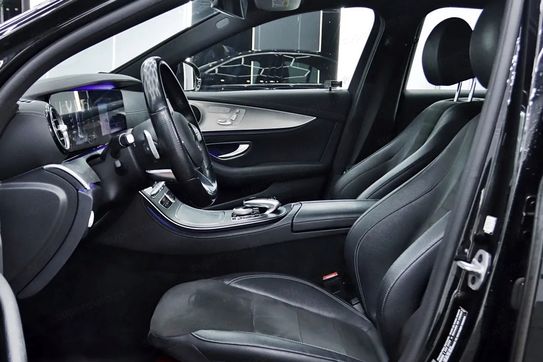 Mercedes E Klasa E 220 d 4-Matic AMG/Avantgarde