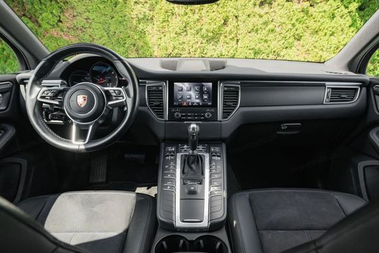 Porsche Macan Standard
