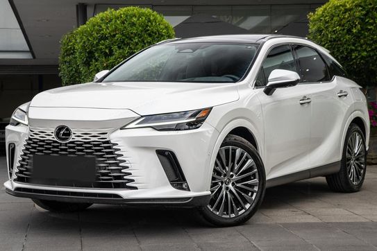 Lexus RX 450h+ Omotenashi 2.5 Hybrid Plug-in