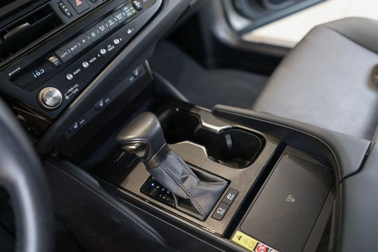 Lexus ES 300h Business Edition