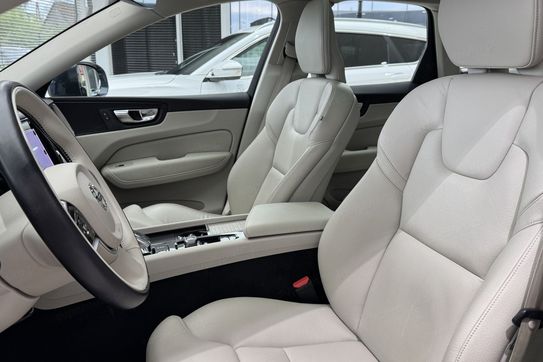 Volvo XC60 T8 AWD Plug-In Hybrid Polestar Engineered aut